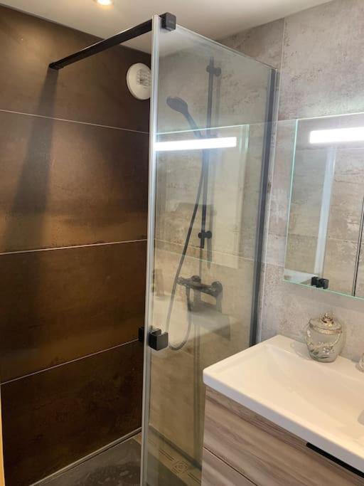 Appartement Le Sarana : 75M2, Calme, Belle Vue Avec Terrasse. à Les Deux Alpes Extérieur photo
